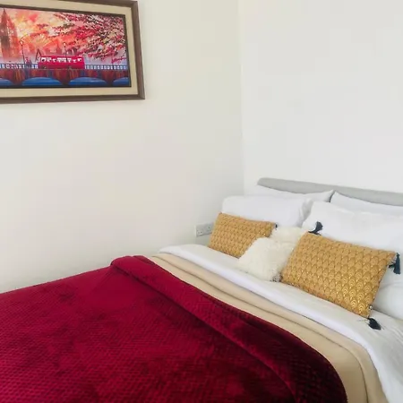 Apartamento Wonderful 2 Bed Flat 2 Bathrooms 2 Dining Balconies Private Parking Swimming Pool City Central Kyrenia Walking Distance To Duenya Ivf & Grand Opera Casino Cirénia
