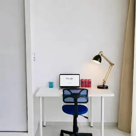 Wonderful 2 Bed Flat 2 Bathrooms 2 Dining Balconies Private Parking Reservation Deposit Required Kyrenia Walking Distance To Castle Apartmán Kyrenia (Northern Cyprus)